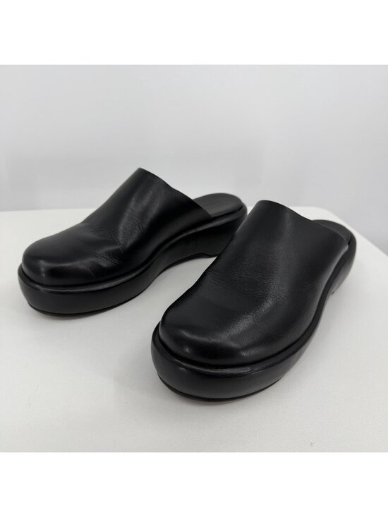 Everlane Shoes - Everlane The Puffa Flatform in Black Leather sz 11 Women's Chunky Platform Clog